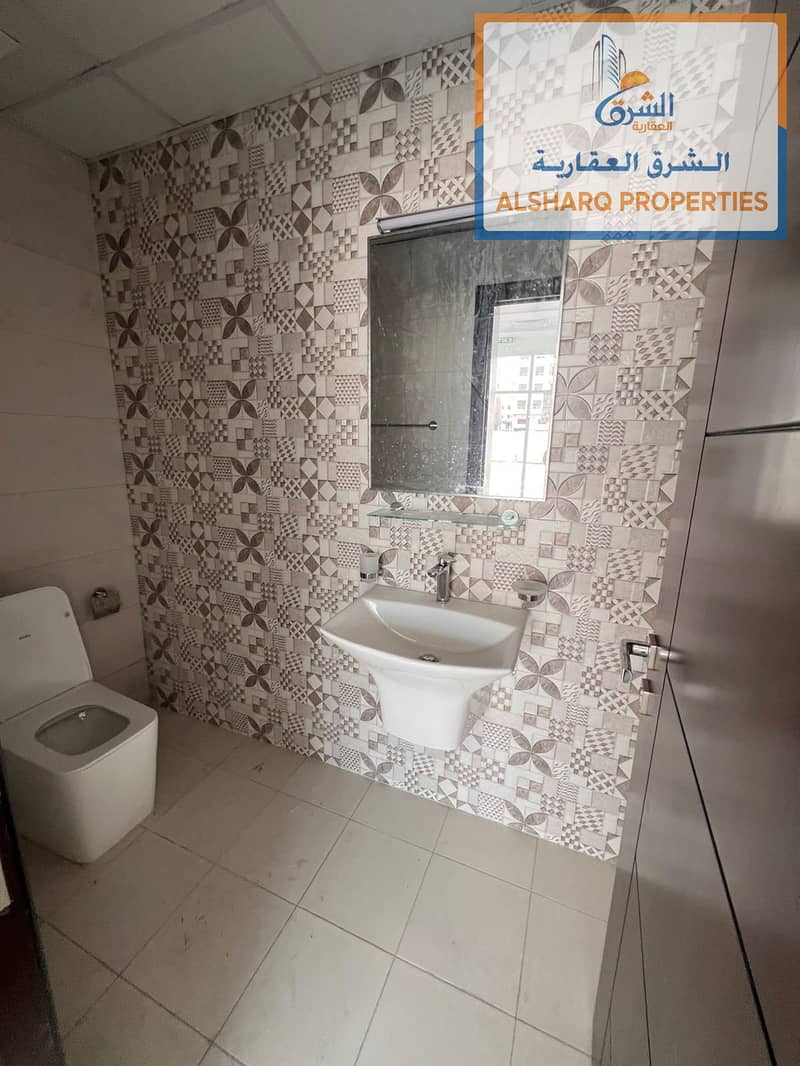 4 WhatsApp Image 2026-09-17 at 11.53. 40 (1). jpeg