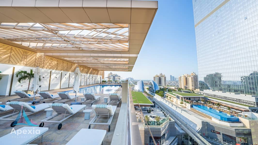 14 03_Rooftop_Swimming_Pool_Panorama. jpg