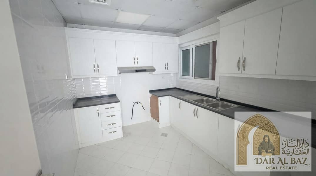 13 Real_estate_photo_cleanup_20260916004007. jpeg
