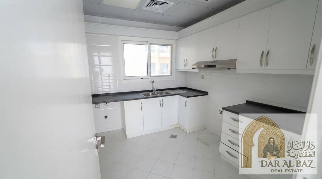 11 Enhancing_real_estate_listing_ph…_20260916052814. jpeg