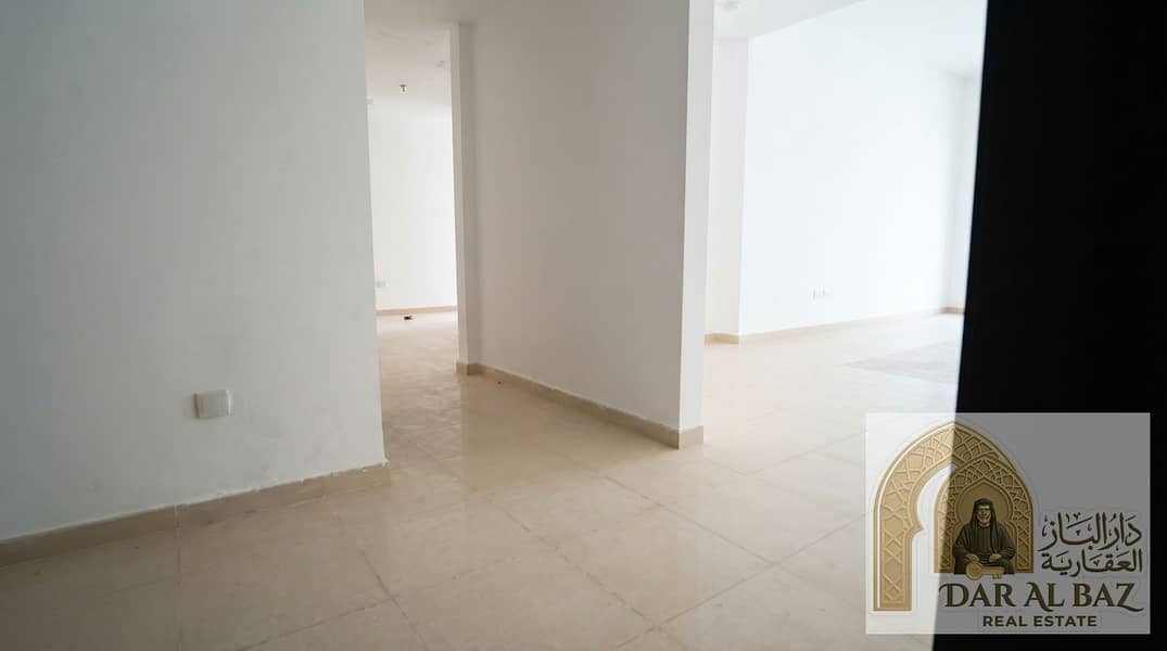 16 Real_estate_photo_enhancement_in…_20260917011840. jpeg