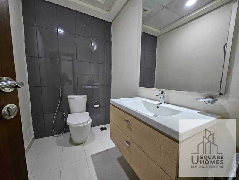 10 dfb9646b-2bbb-4c11-bd24-5ba8cbdb9a88. jpg