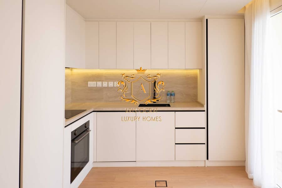 4 Kitchen 01. jpg