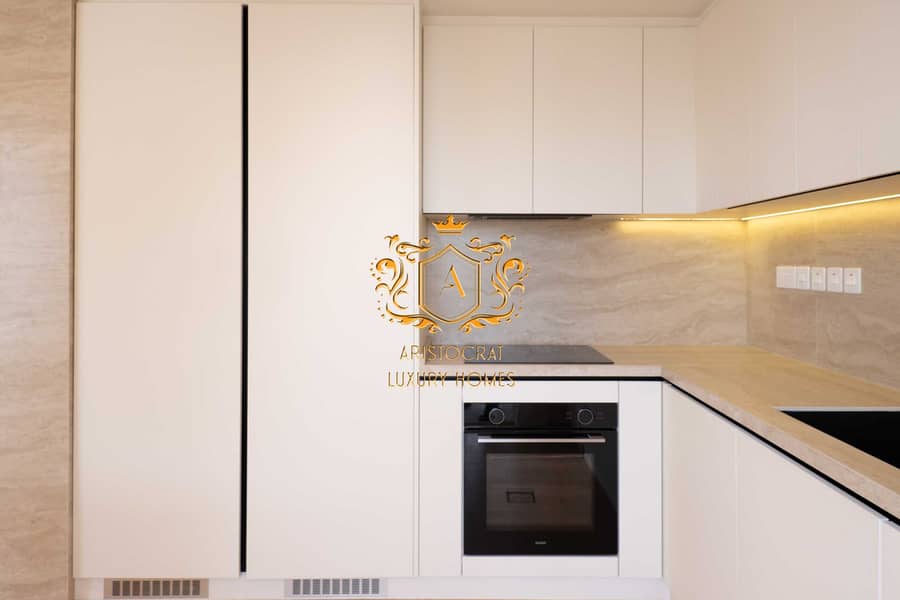 5 Kitchen 02. jpg