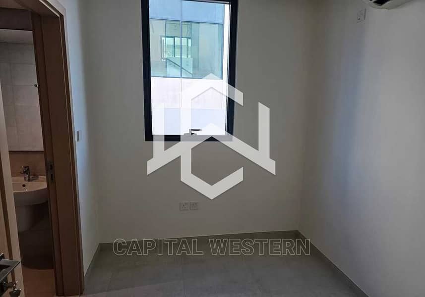 Ready to Move | Facing Amenities | Private Garden Ready to Move | Facing Amenities | Private Garden