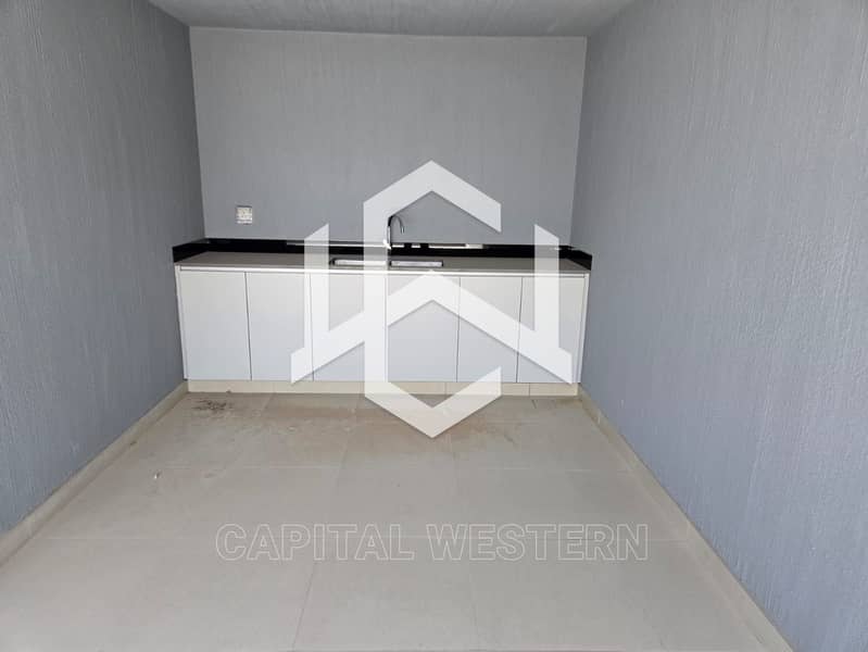 10 4BR+Majlis+Maid | Brand New | Kitchen-furnished