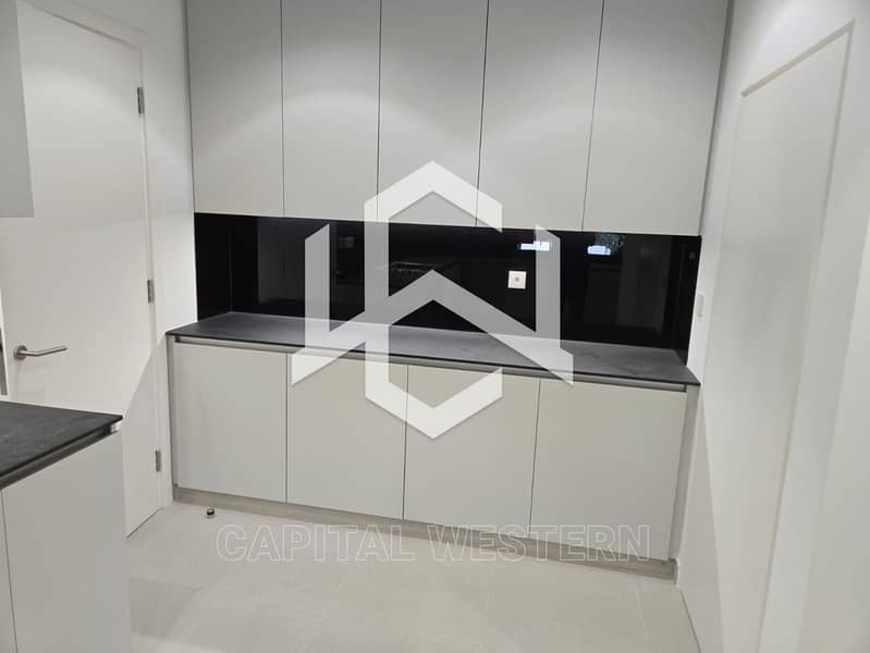 12 4BR+Majlis+Maid | Brand New | Kitchen-furnished