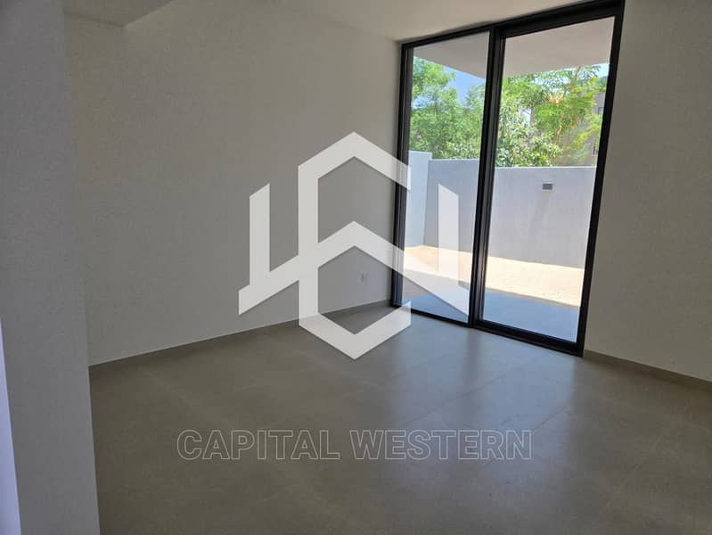 23 4BR+Majlis+Maid | Brand New | Kitchen-furnished