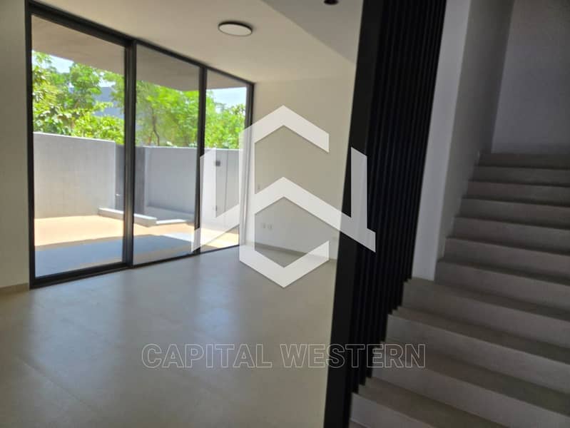 26 4BR+Majlis+Maid | Brand New | Kitchen-furnished