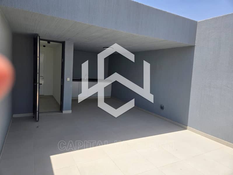 32 4BR+Majlis+Maid | Brand New | Kitchen-furnished