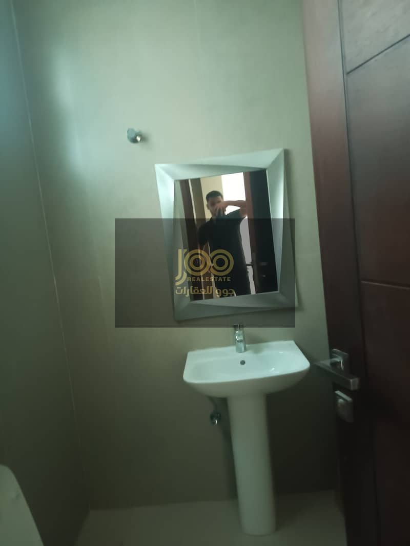 22 10016. jpg