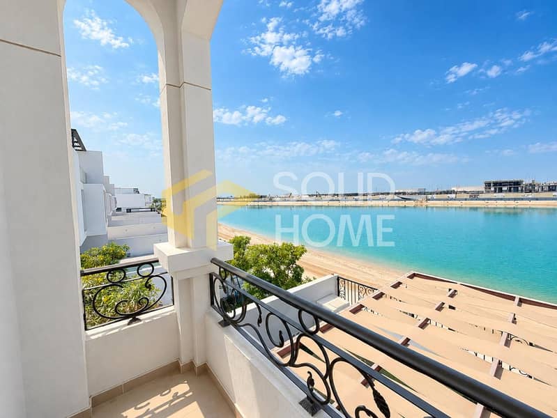 Luxury 5BR Villa | Beachfront | Easy Access Luxury 5BR Villa | Beachfront | Easy Access