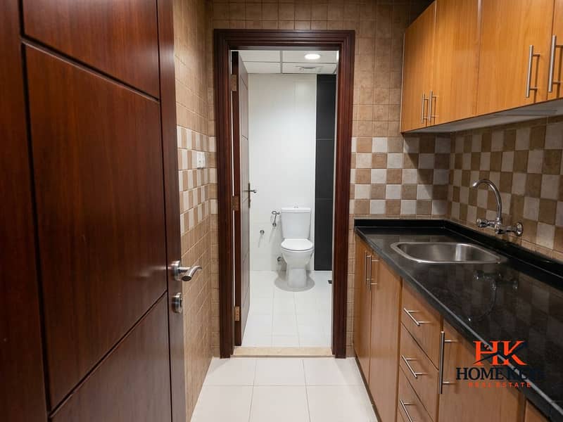 8 2 Pantry+Washroom. jpg