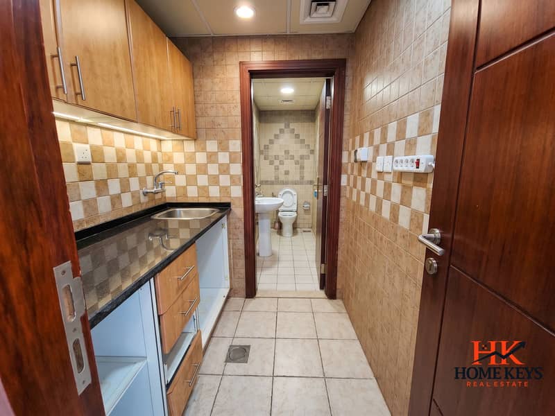 9 2 Pantry+Washroom. jpg