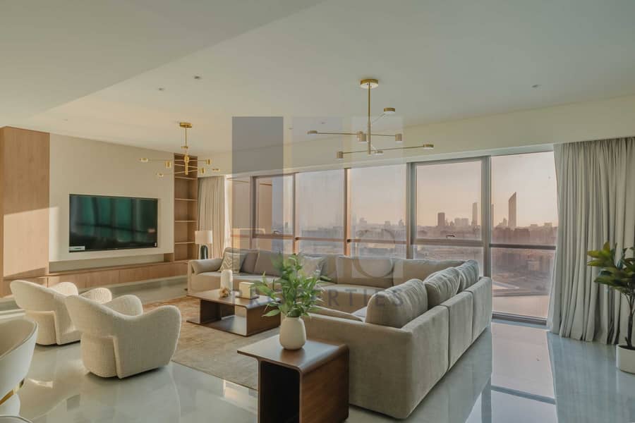 14 Livingroom. jpg