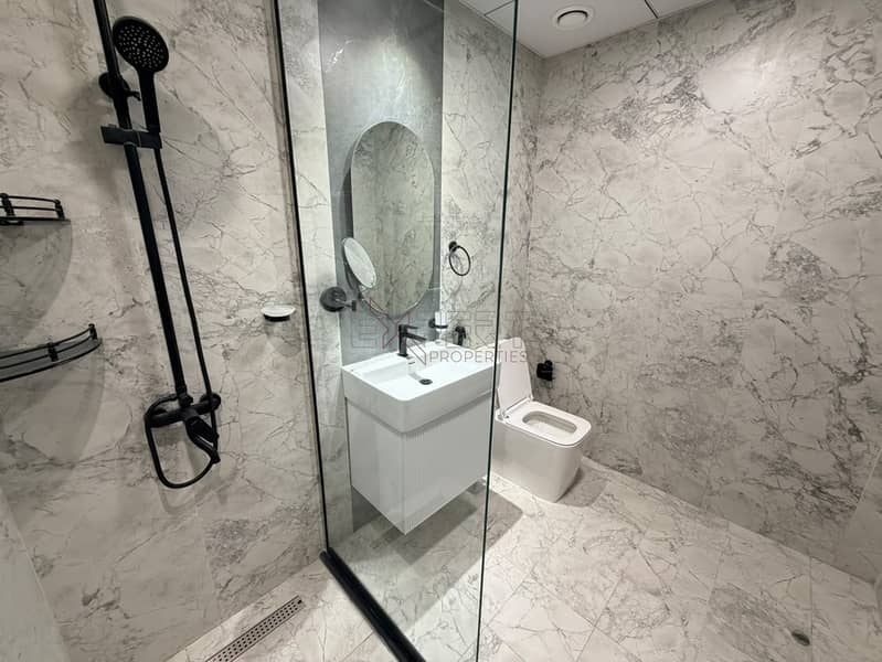 8 Image 8