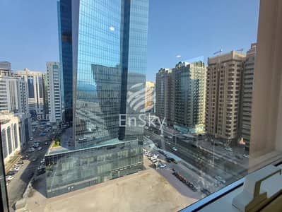 Appartement de 3 chambres à à louer à Al Khalidiyah, Abu Dhabi - Appartement à Al Khalidiyah，United Square, 3 chambres, 155000 AED - 16566159