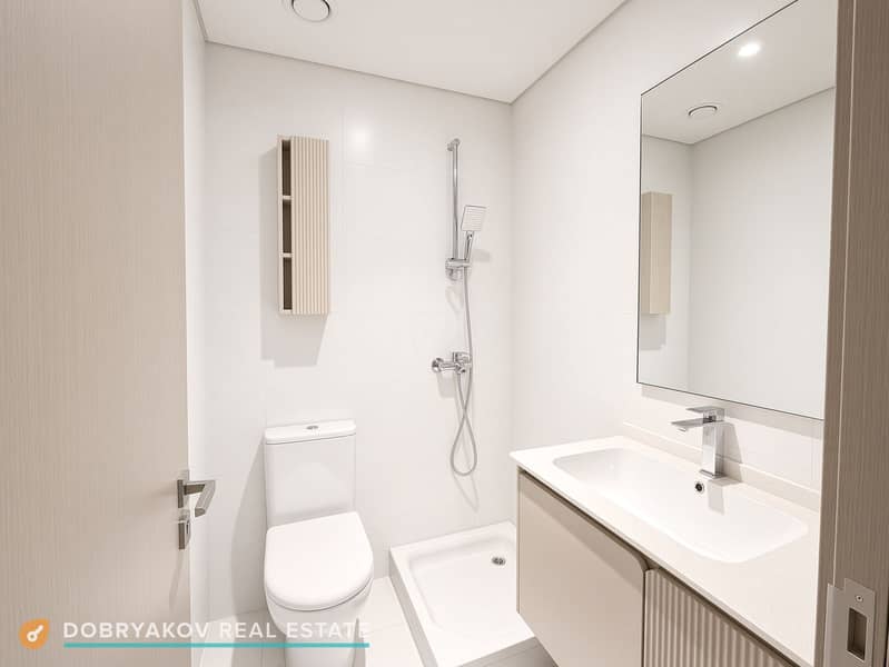 17 17_bathroom_shower. jpg