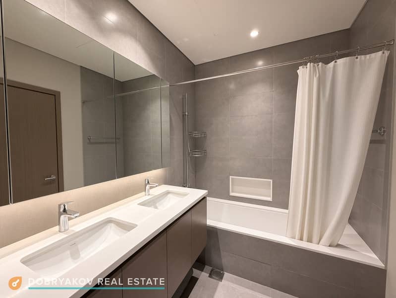 26 10_bathroom_double. jpg