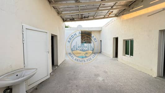 6 habitaciones Villa para en Alquiler en Al Nasserya, Sharjah - 11543. jpg