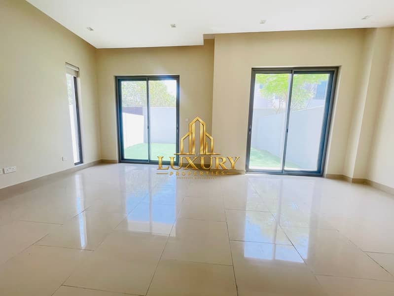 2 2eee57ce-34b0-43c3-8ae9-bc0391230aed. jpg