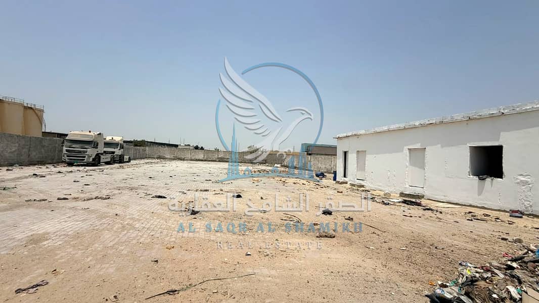 3 yard-for-rent-sajaa-property-03. jpg