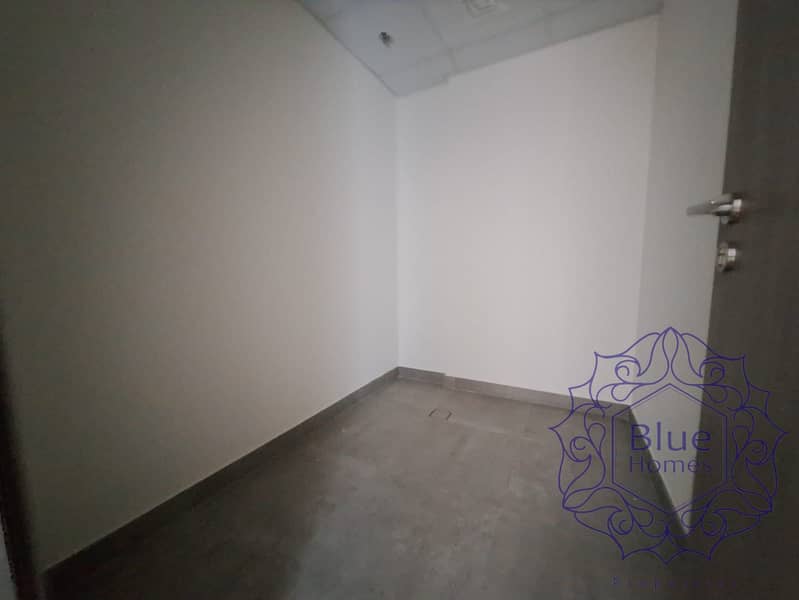 12 1b3e4af5-3a06-46de-bacf-f6b6ae8819c3. jpg