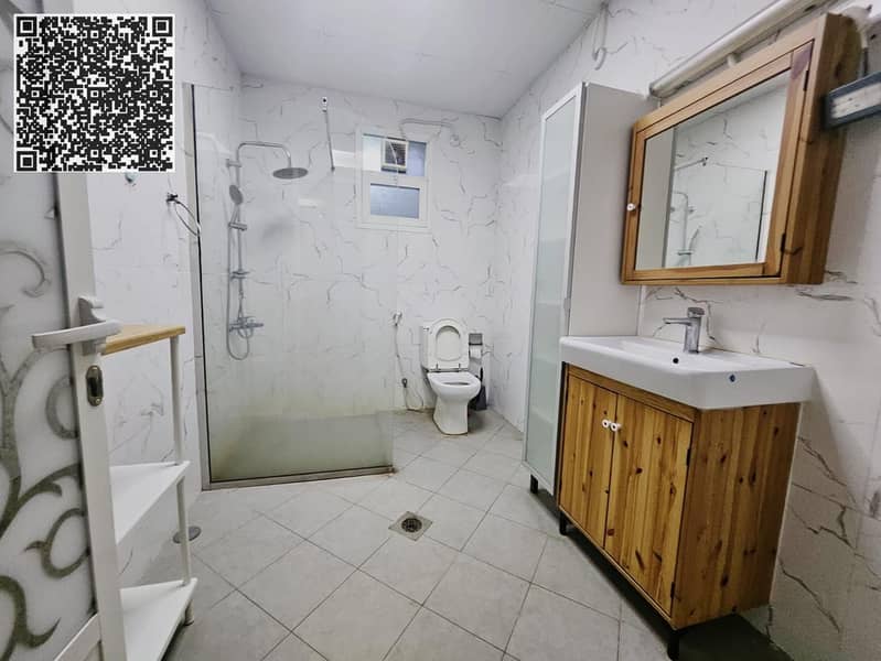 12 c78e4d3e-df27-4b99-a1cd-ce004a67bf89. jpg