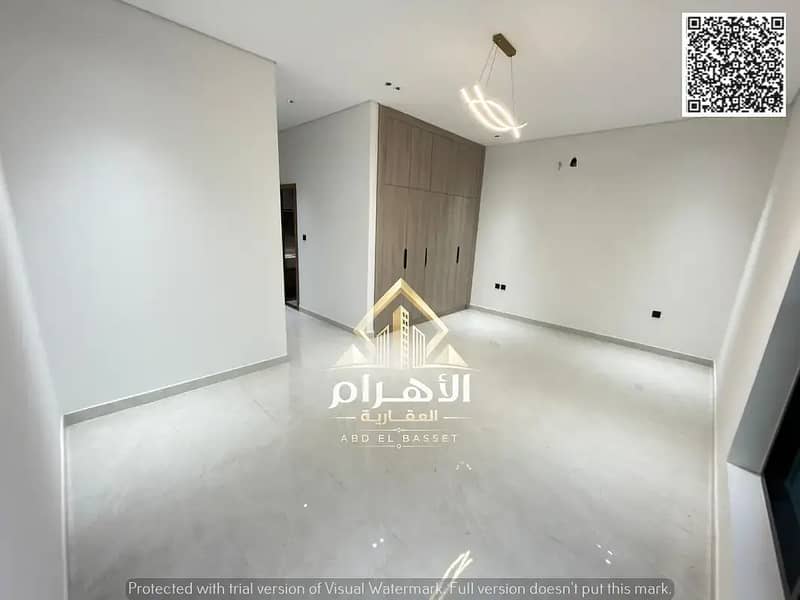 16 864805453-1066x800. webp
