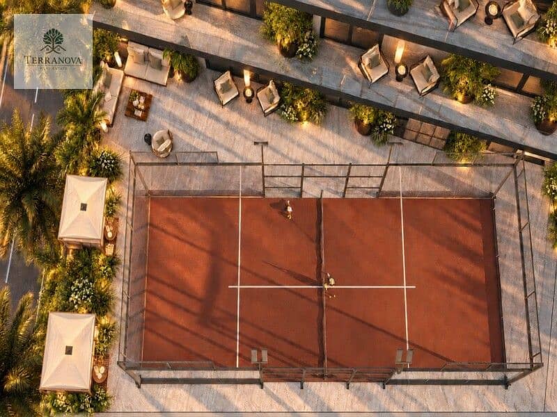 4 padel cort. jpg