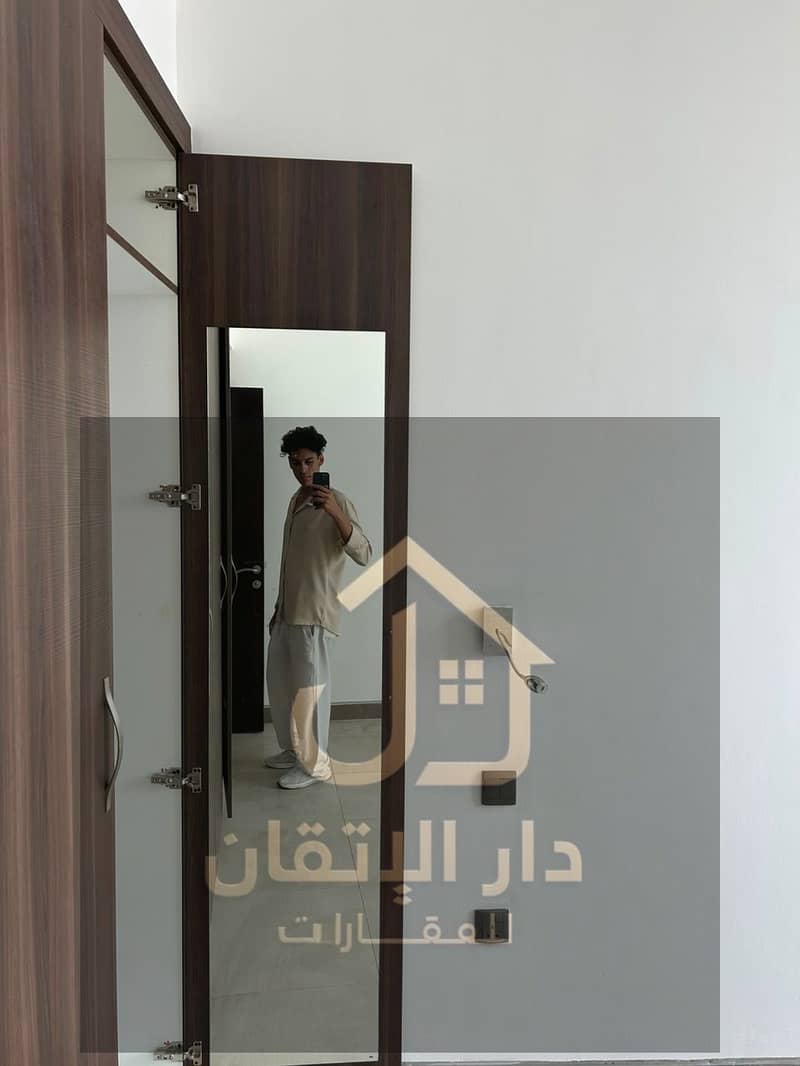 9 f8ccc6a0-c027-40f4-b7a3-477a644a9c1c. jpg