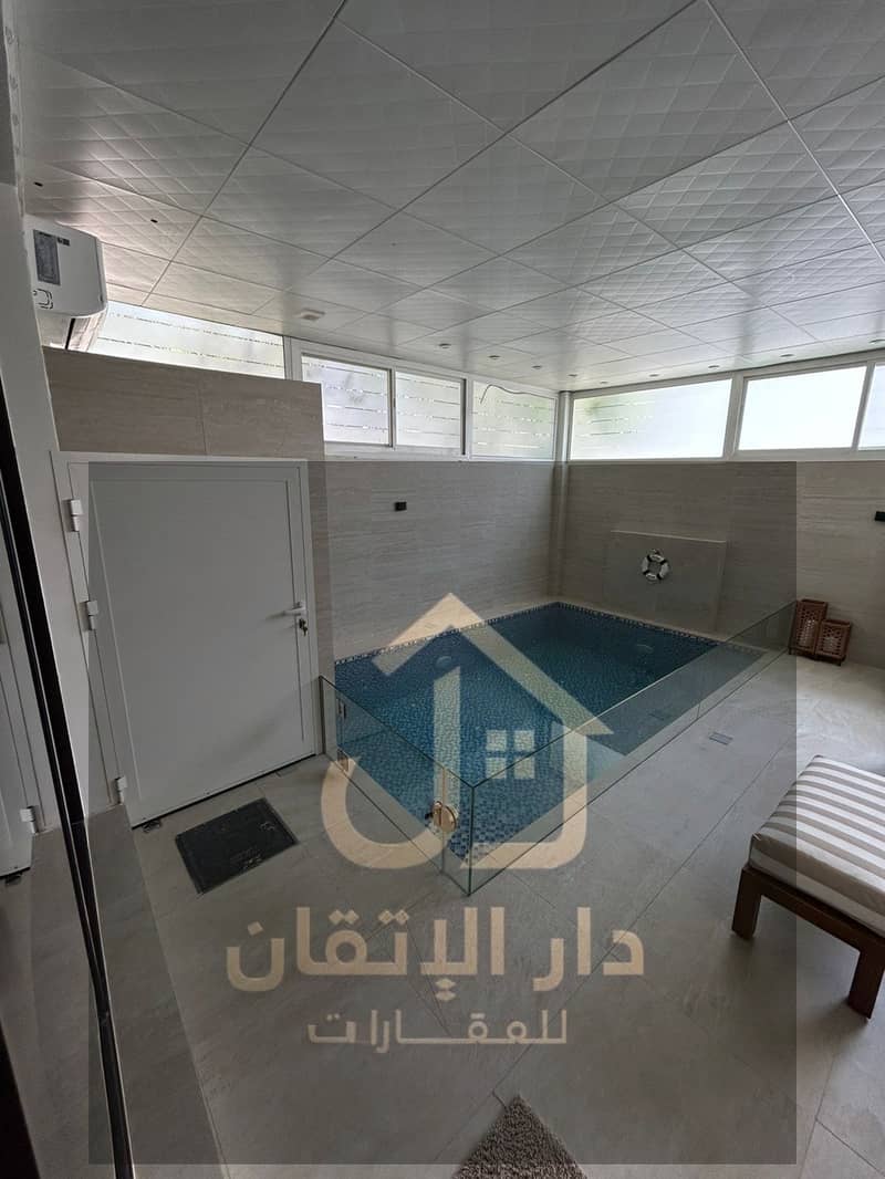 17 c2e28daa-6dc9-45dc-ad2d-8ab85c4b75a8. jpg