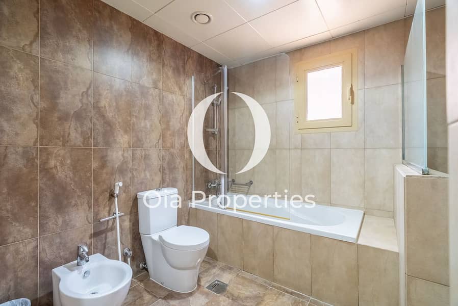 41 villa-5BHK-18A-Khalifa-City-Abu-Dhabi-36. jpg