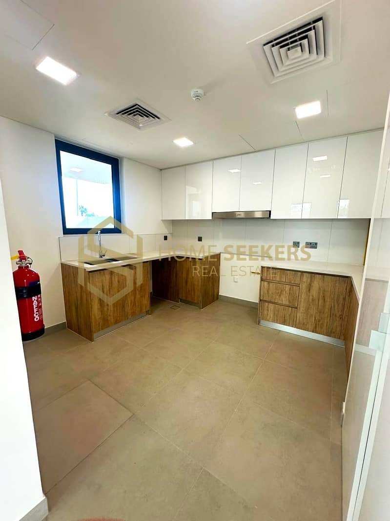 15 WhatsApp Image 2026-09-03 at 17.10. 12 (4). jpeg