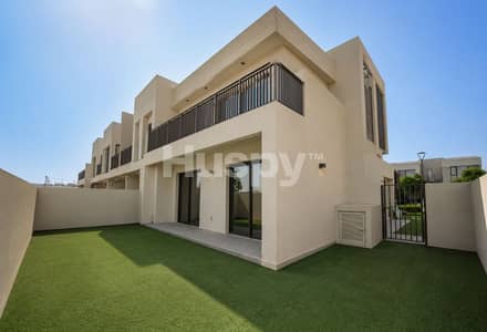 4 Bedroom Villa for Sale in Dubai South, Dubai - Near Amenities | Vacant on Transfer | Corner Unit 4 Bedroom Villa for Sale in Dubai South, Dubai - Near Amenities | Vacant on Transfer | Corner Unit