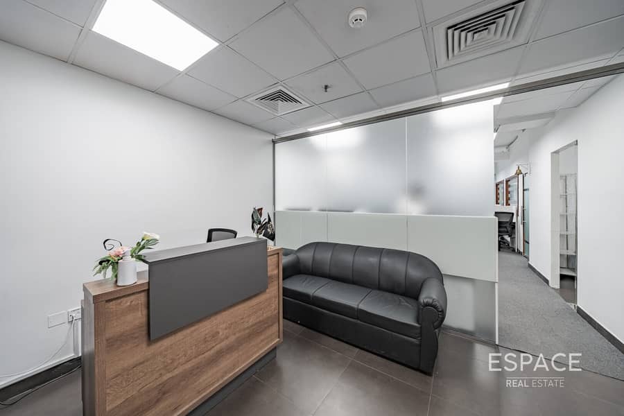 Prime Location| Internal Washroom | 2 Parkings Prime Location| Internal Washroom | 2 Parkings