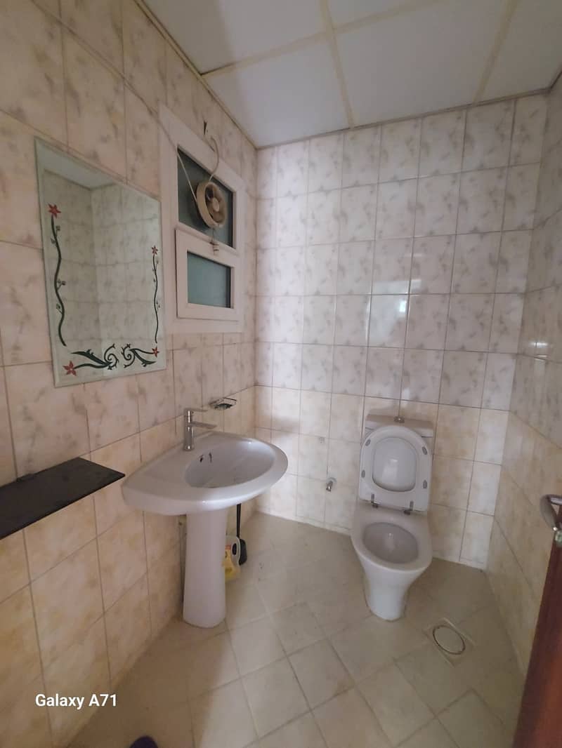 4 1000630993. jpg