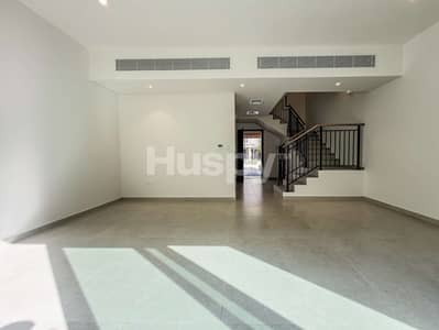 4 habitaciones Townhouse para en Venta en DAMAC Hills 2 (Akoya by DAMAC), Dubai - Casa adosada en DAMAC Hills 2 (Akoya by DAMAC),Verona, 4 dormitorios, 2250000 AED - 16579566 4 habitaciones Townhouse para en Venta en DAMAC Hills 2 (Akoya by DAMAC), Dubai - Casa adosada en DAMAC Hills 2 (Akoya by DAMAC),Verona, 4 dormitorios, 2250000 AED - 16579566