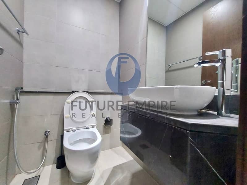 8 cdcc03fe-8f4d-4a15-8aa5-af412727dae9. jpg