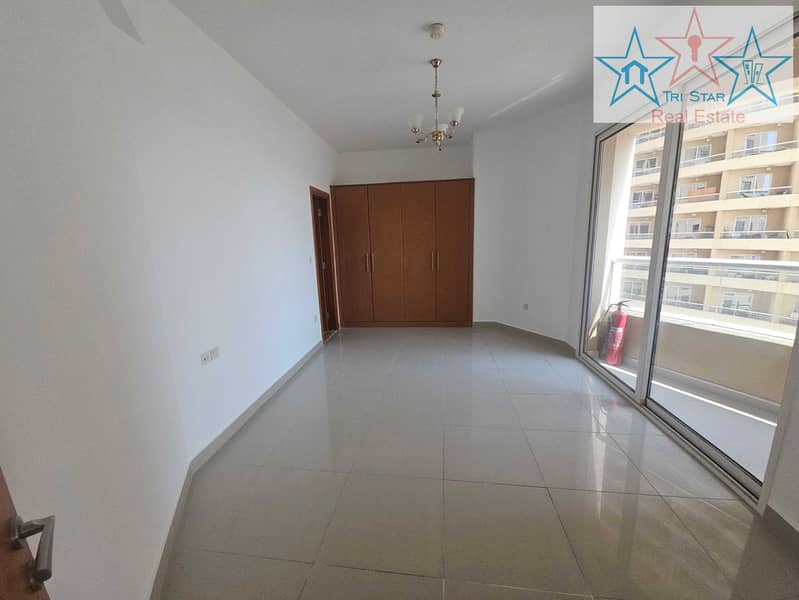 14 LS 1B 1021 HALL. jpg