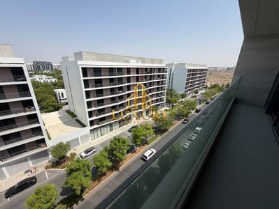 Appartement de 3 chambres à à louer à Aljada, Sharjah - Luxurious 3BHK | Only 120,000 AED | 4 Cheques | Sokoon Aljada | Pool Access