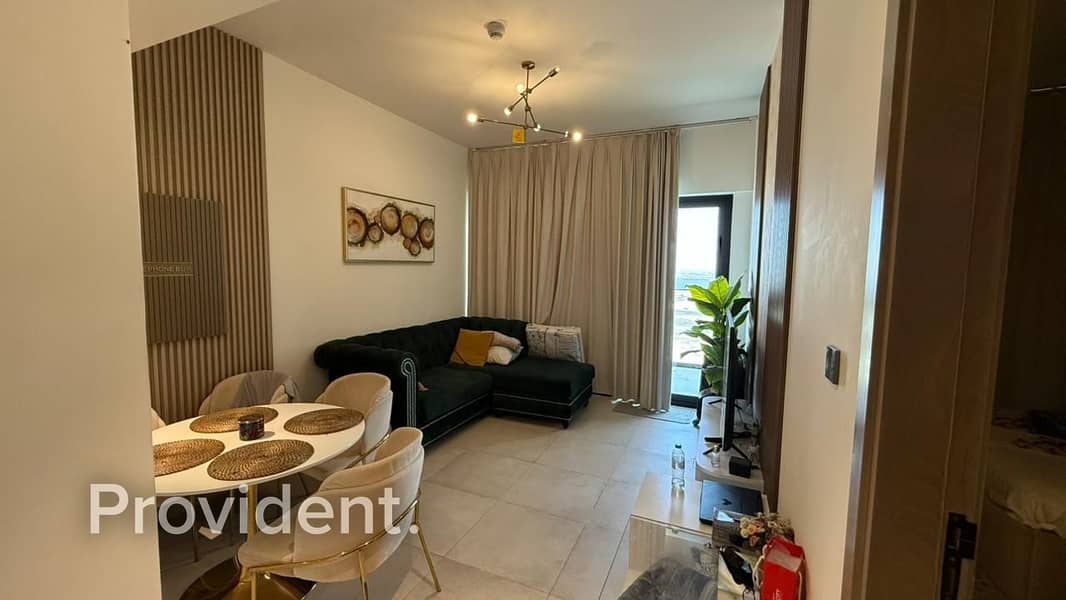 Creek View | Furnished | Mid Floor Creek View | Furnished | Mid Floor