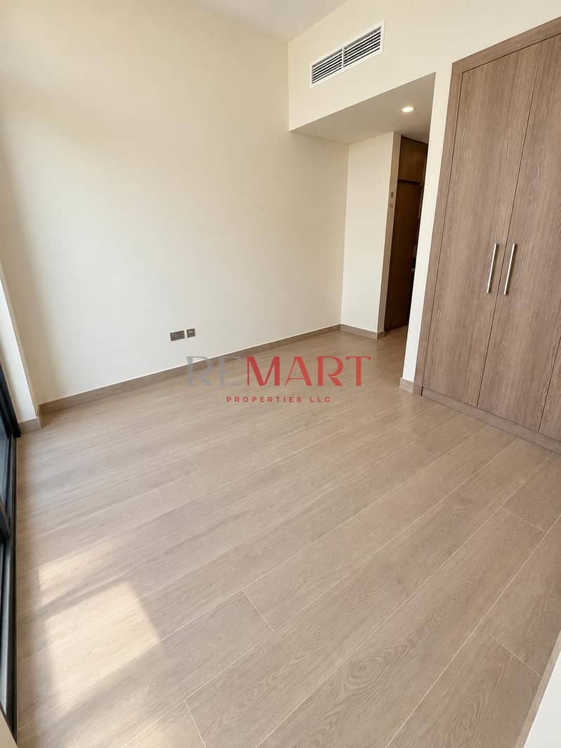 3 eccc48a4-e67a-49a3-bf72-88cdcb344c2f. jpg