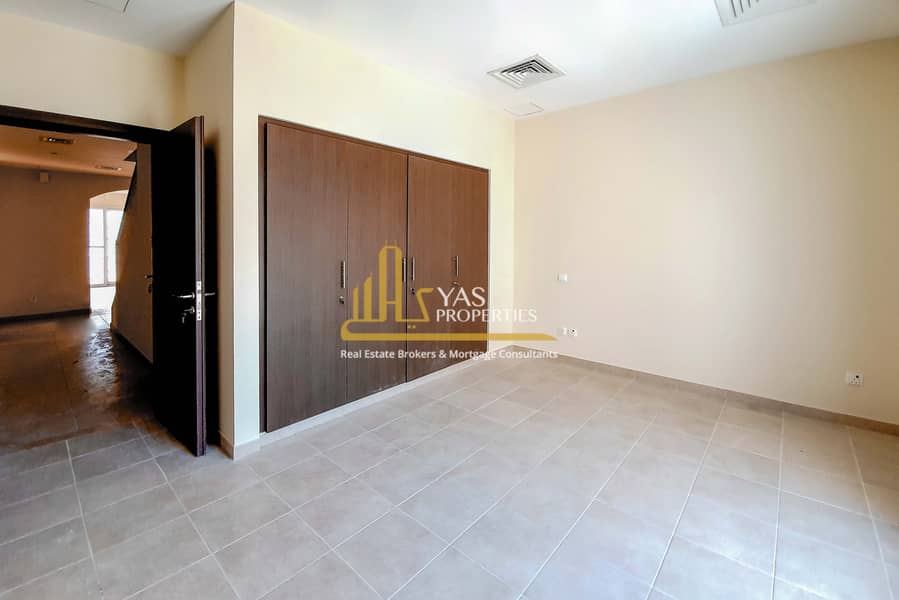 9 5 BR Traditional Villa New-36. jpg
