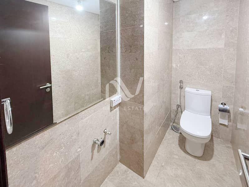 12 Marina Heights_0017_expand. jpg