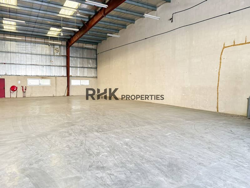 2 Vacant industrial warehouse with high ceiling and steel structure in DIP 2