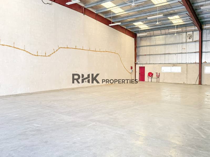 3 Spacious high-power warehouse interior with concrete flooring in DIP 2