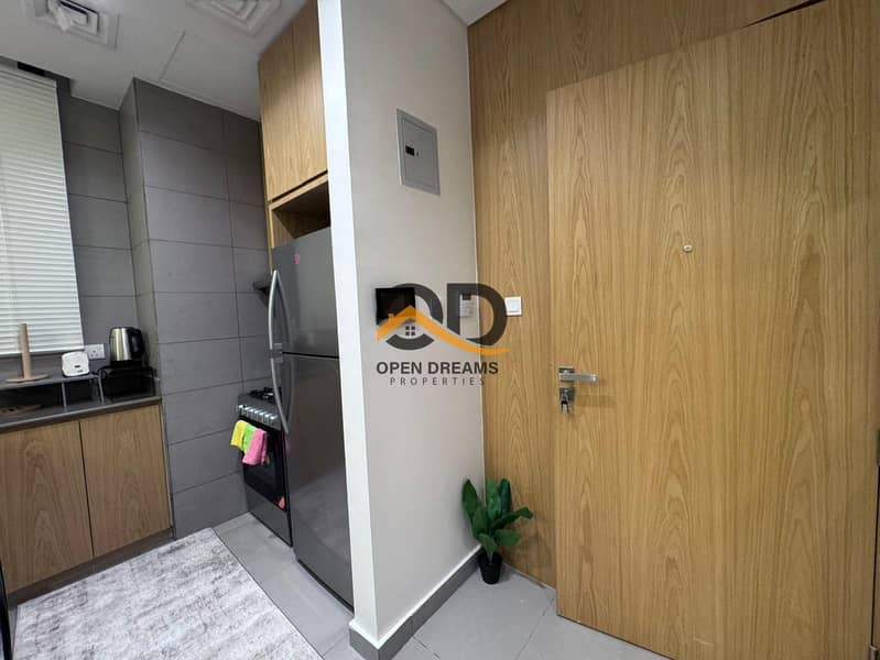 11 ddfb66d9-b13d-44b9-a862-6a39677e7595. jpg