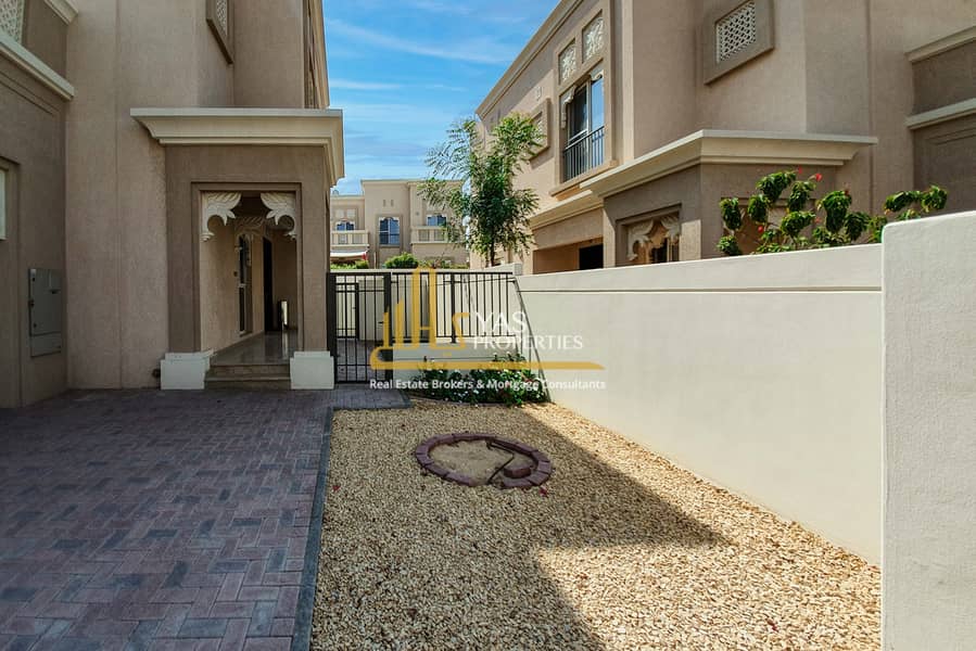 9 4 BR TRADITIONAL TH-22. jpg