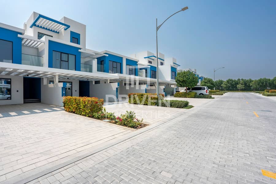 Casa adosada en DAMAC Lagoons,Santorini, 5 dormitorios, 260000 AED - 16589463 Casa adosada en DAMAC Lagoons,Santorini, 5 dormitorios, 260000 AED - 16589463